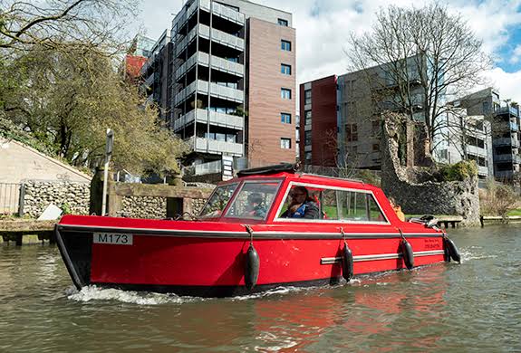 There are many types of boats to hire in Norwich for the day. The standard day boats are the most cost-efficient way