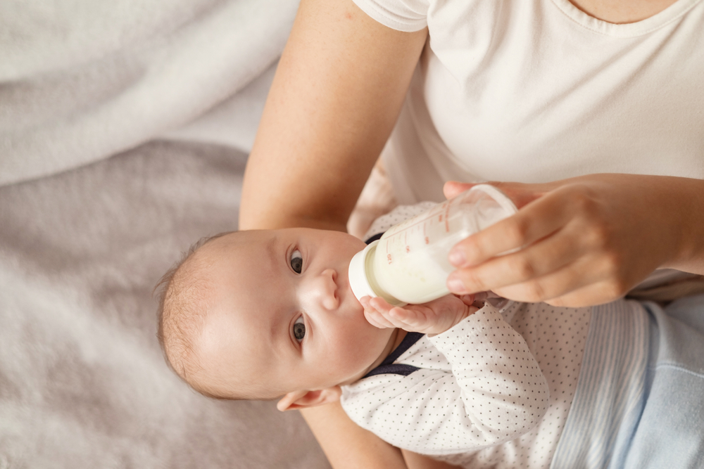 知道奶瓶奶嘴什麼時候換尺寸後寶寶更願意喝奶示意圖