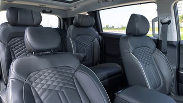 Hyundai Custin 2024 trang bị ghế ngồi bọc da cao cấp tiêu chuẩn