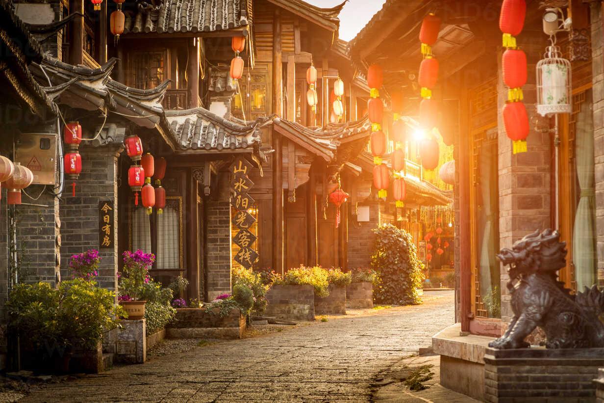 Old town of Lijiang at sunrise, Yunnan, China stock photo
