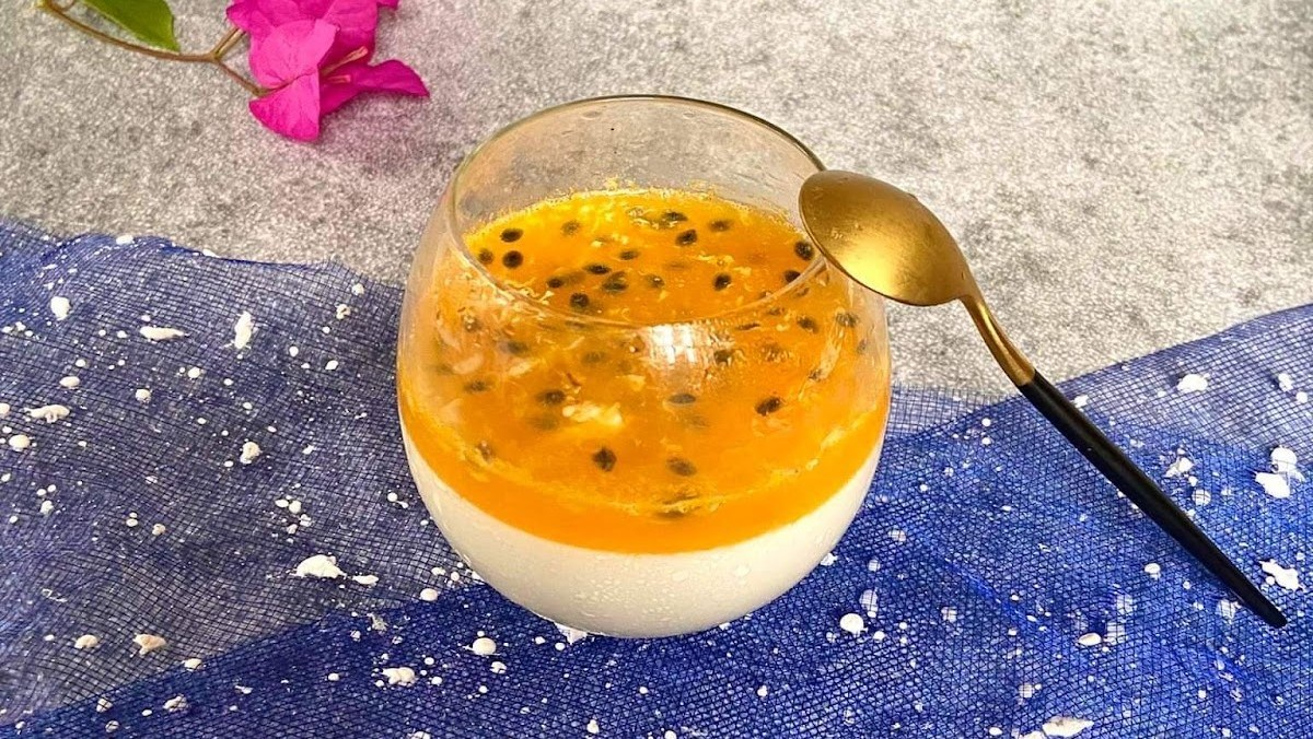 Bước 3: Hoàn thành Panna Cotta chanh dây: