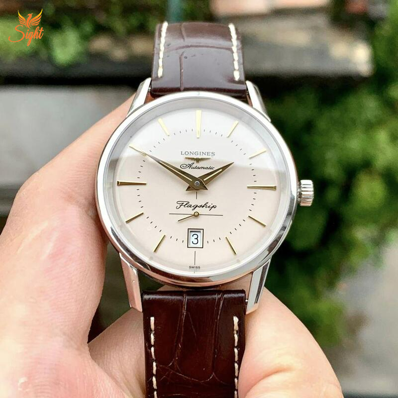 Đồng hồ thuộc bộ sưu tập Heritage Flagship và được bán với giá 39.900.000 VNĐ