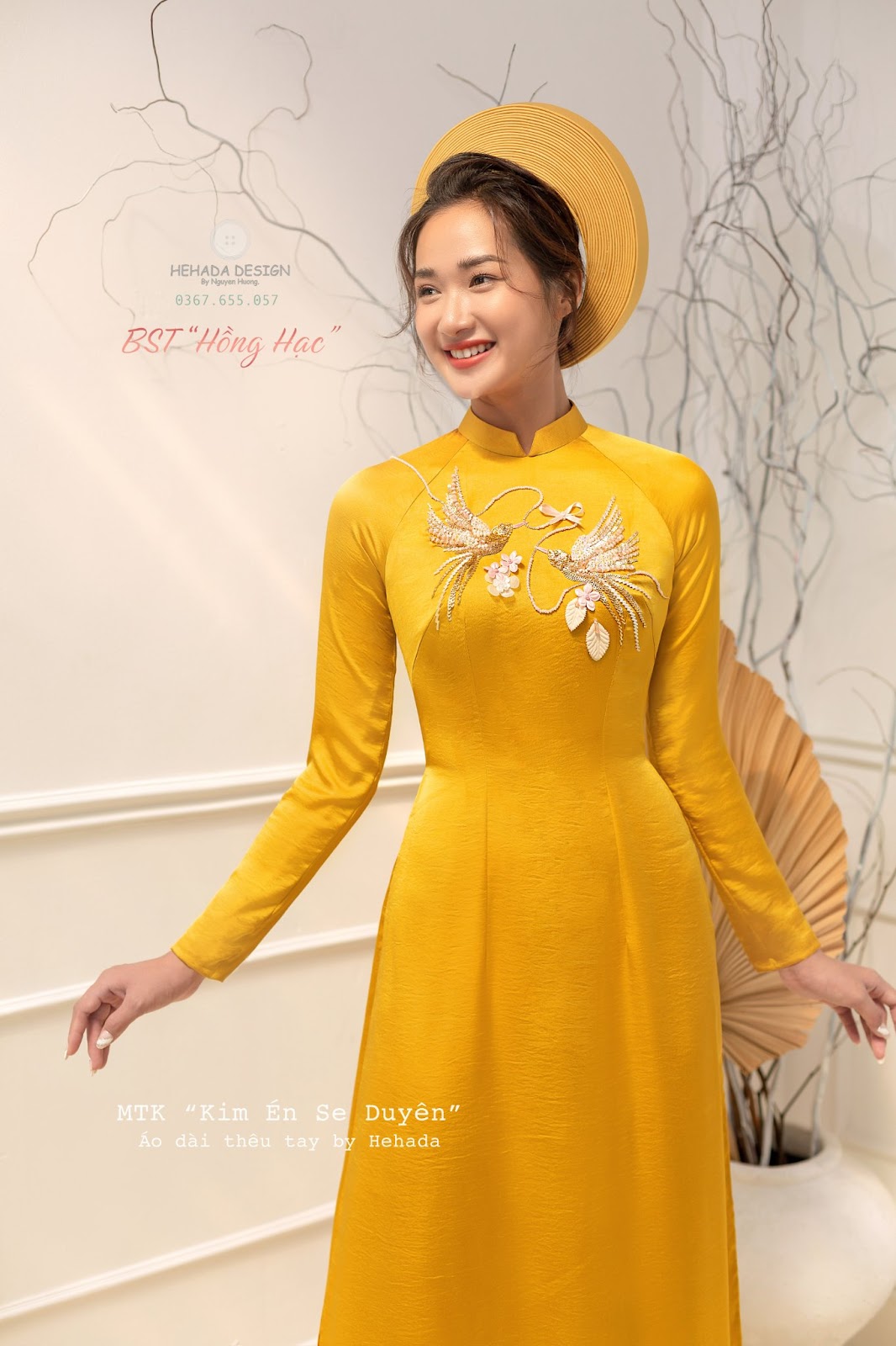 Chi tiết áo dài cưới Kim Én Vàng cho cô dâu