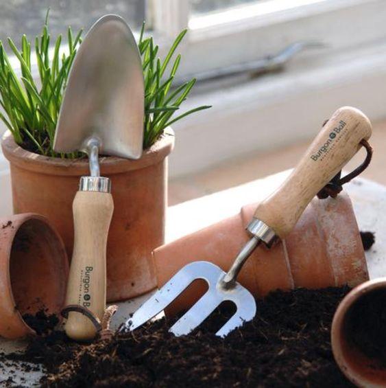 Select Pruning Tools and Shovels 