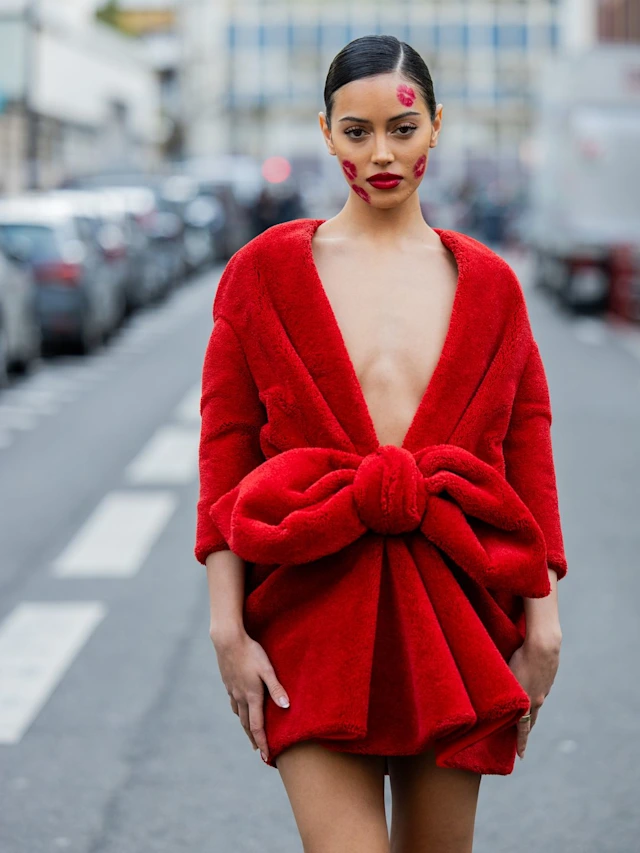 Paris Haute Couture Week 2024: Picture showing an attendee in a cute red top for the event
