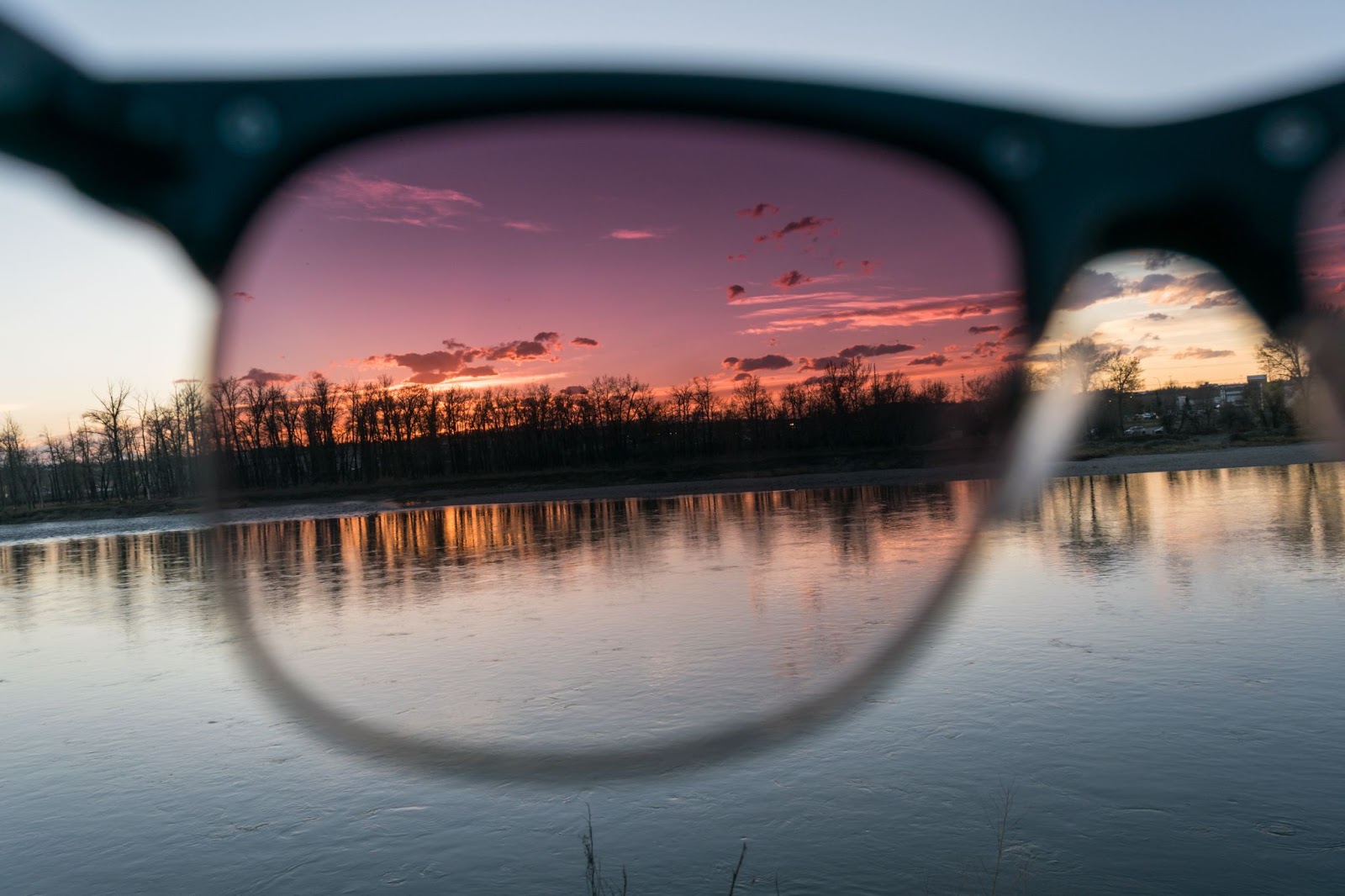 A picture through a polarized lens demonstrating the clarity improvement.
