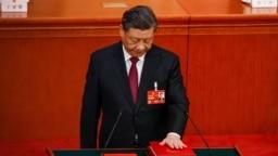 2023年3月10日，在中国第十四届全国人大一次会议第三次全体会议上新当选的国家主席、中央军委主席习近平进行宪法宣誓。