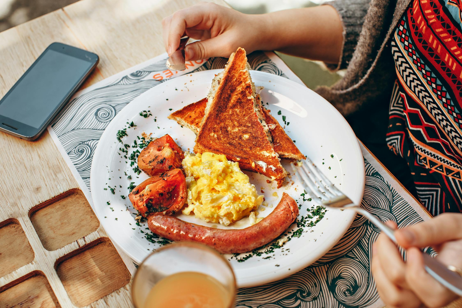 5 Manfaat Sarapan Pagi Sebelum Mulai Bekerja