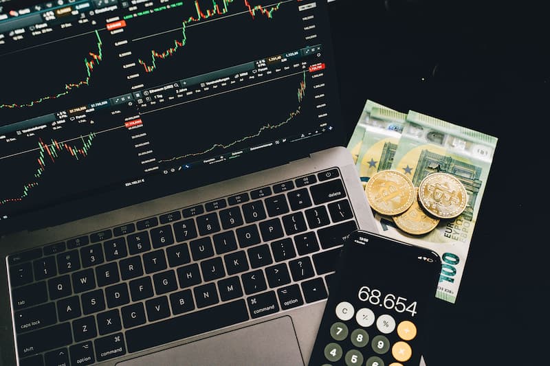 How to Analyze Crypto Market Trends: 5 Helpful Insights for Black Investors