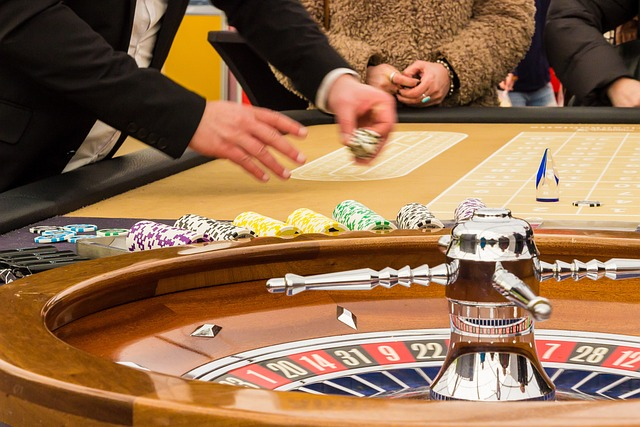 Engage in online roulette with real money at Fun88.