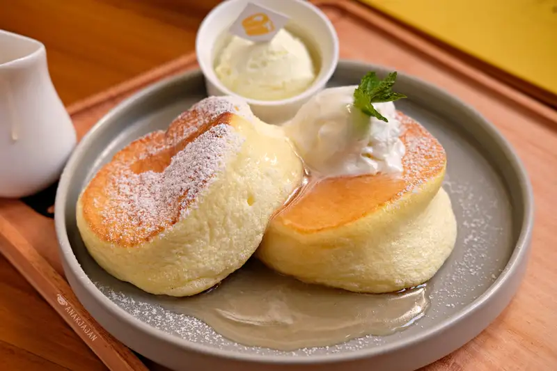 The Delightful Rise of Japanese Soufflé Pancakes
