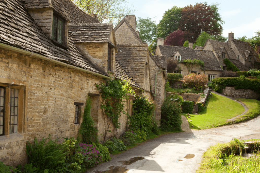 village cottages in Bibury a perfect getaway for Cotswolds vacation