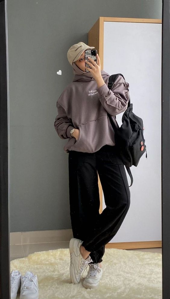 OOTD Hoodie Hijab Tampil Boyish dan Simple ZALORA Thread