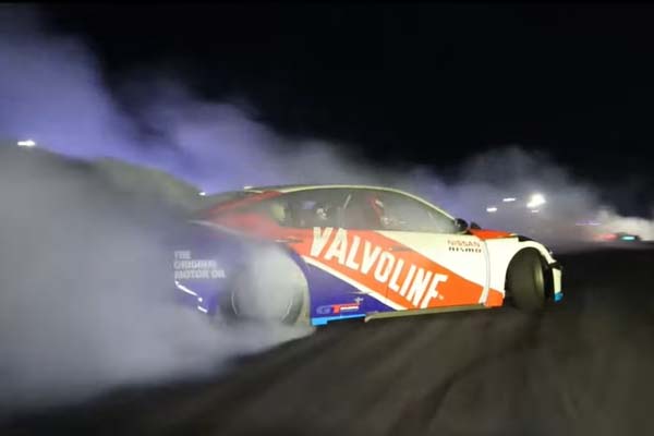 valvoline in racing car