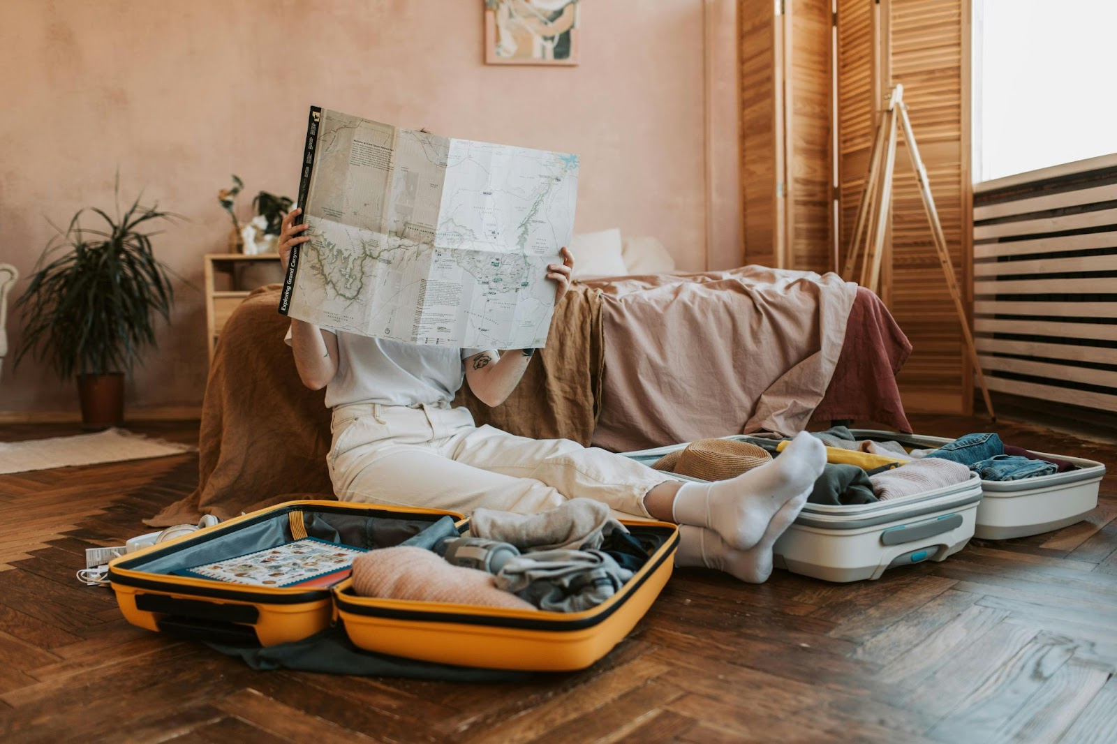 Preparing clothes and equipment for travelling. Source:&nbsp;pexels.com