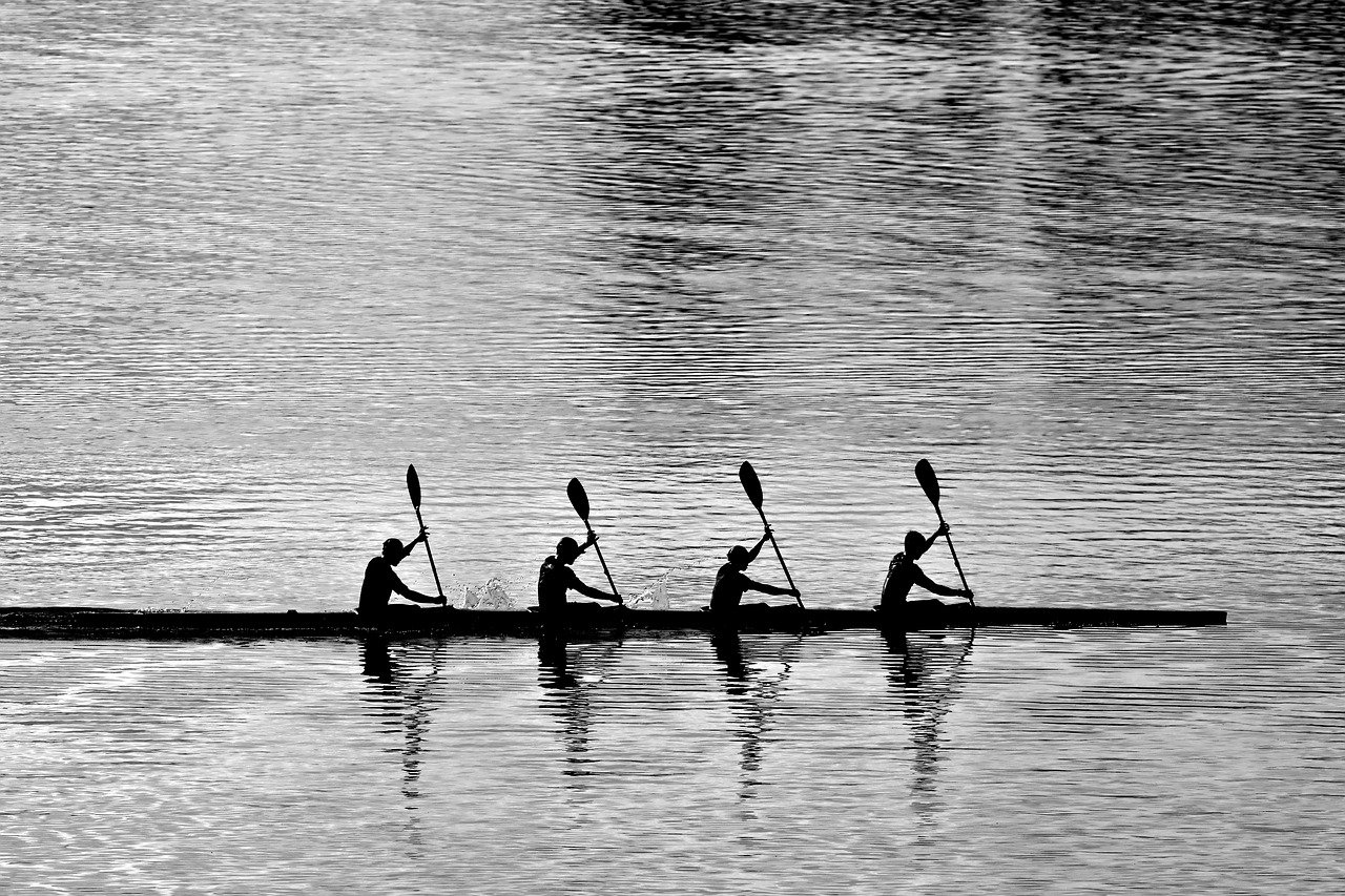 Perché la sostenibilità ci mette in crisi - squadra di canottaggio