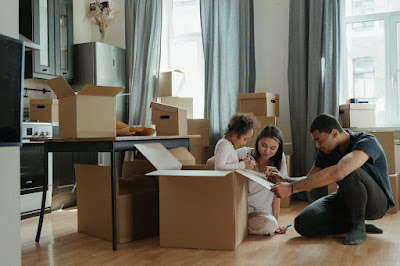 family packing for relocation to Ontario