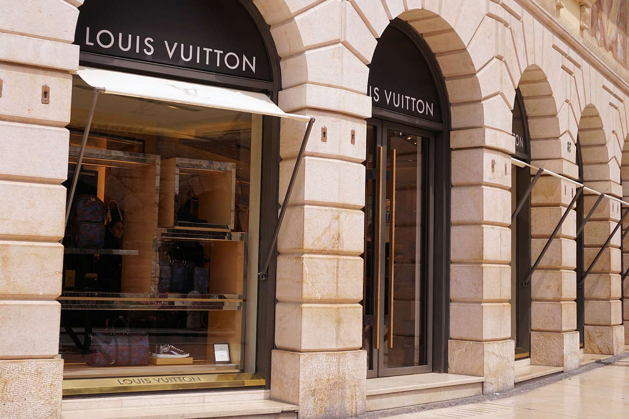 Louis Vuitton shop galllery.