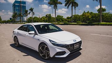 Đánh giá Hyundai Elantra 2024: Thay đổi ngoạn mục