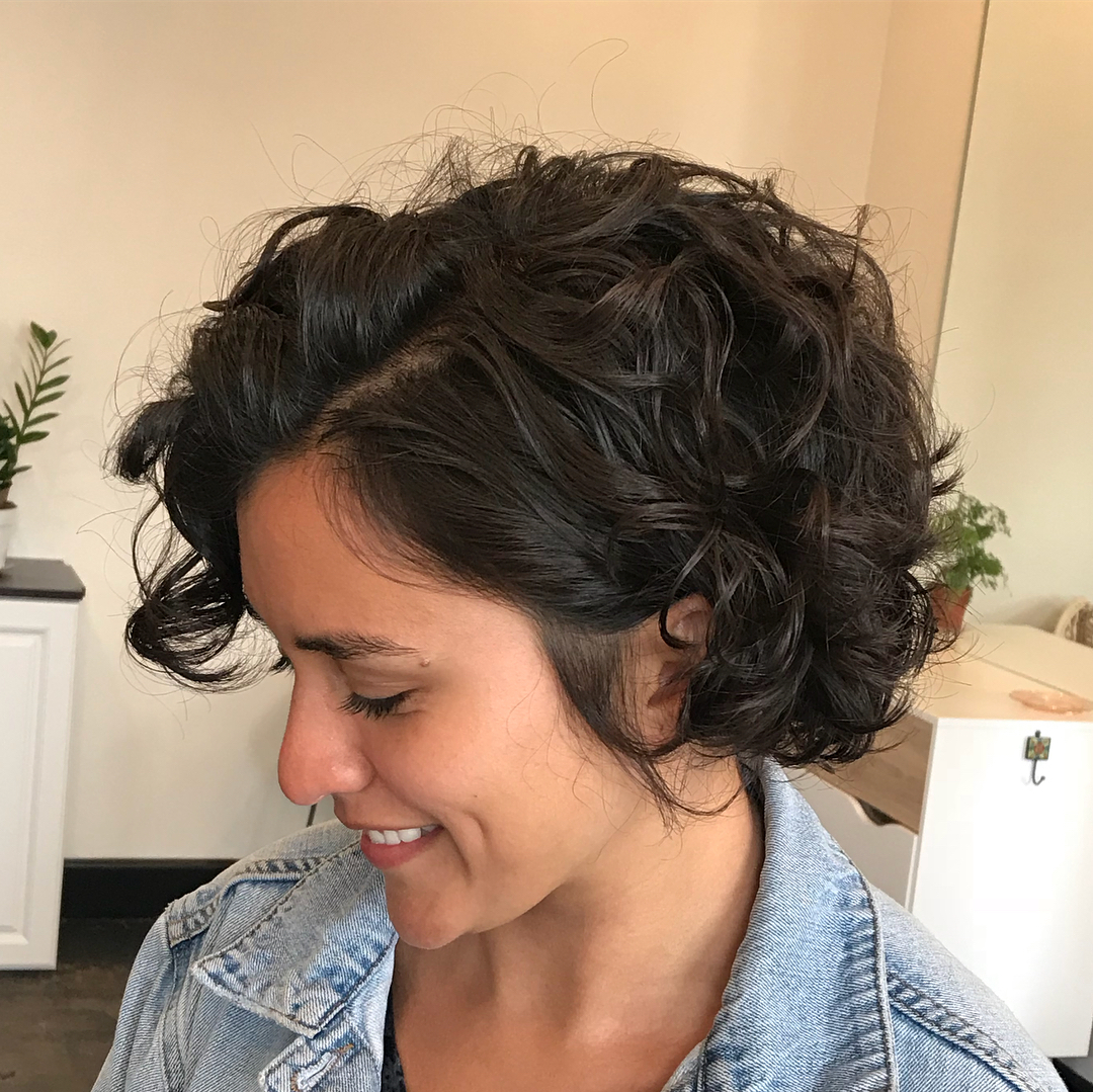 Awesome Curly Bob