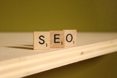 Seo spelled out in wooden letters