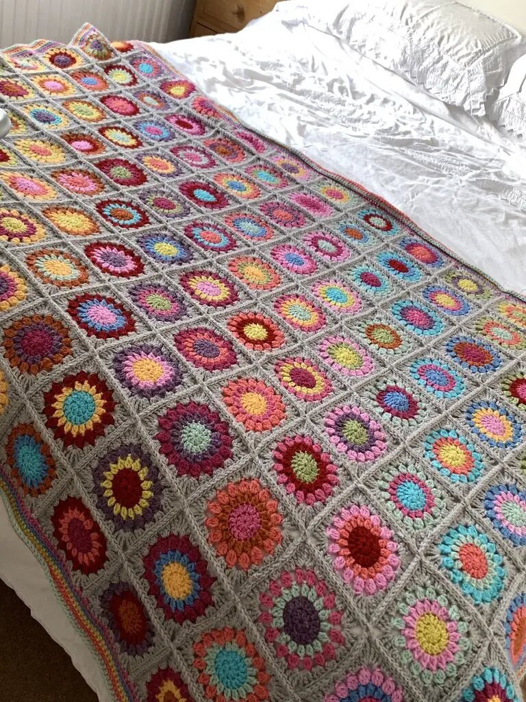 Simple and easy Crochet rainbow blanket patterns.