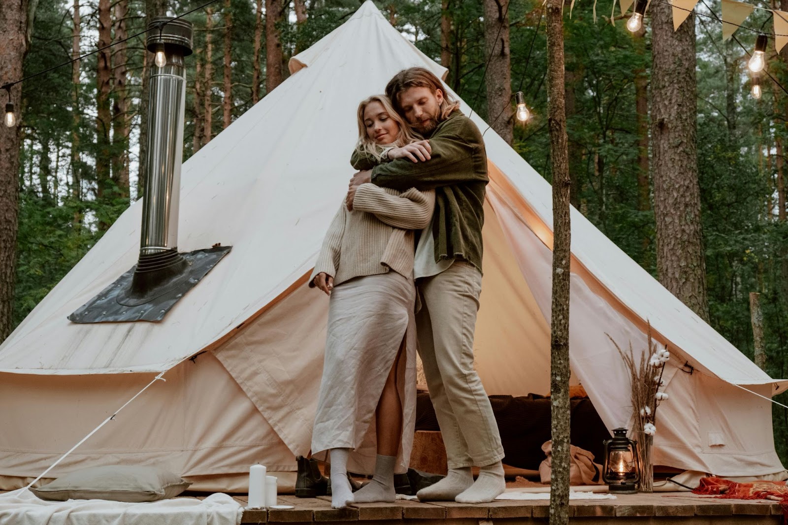 Un couple en camping