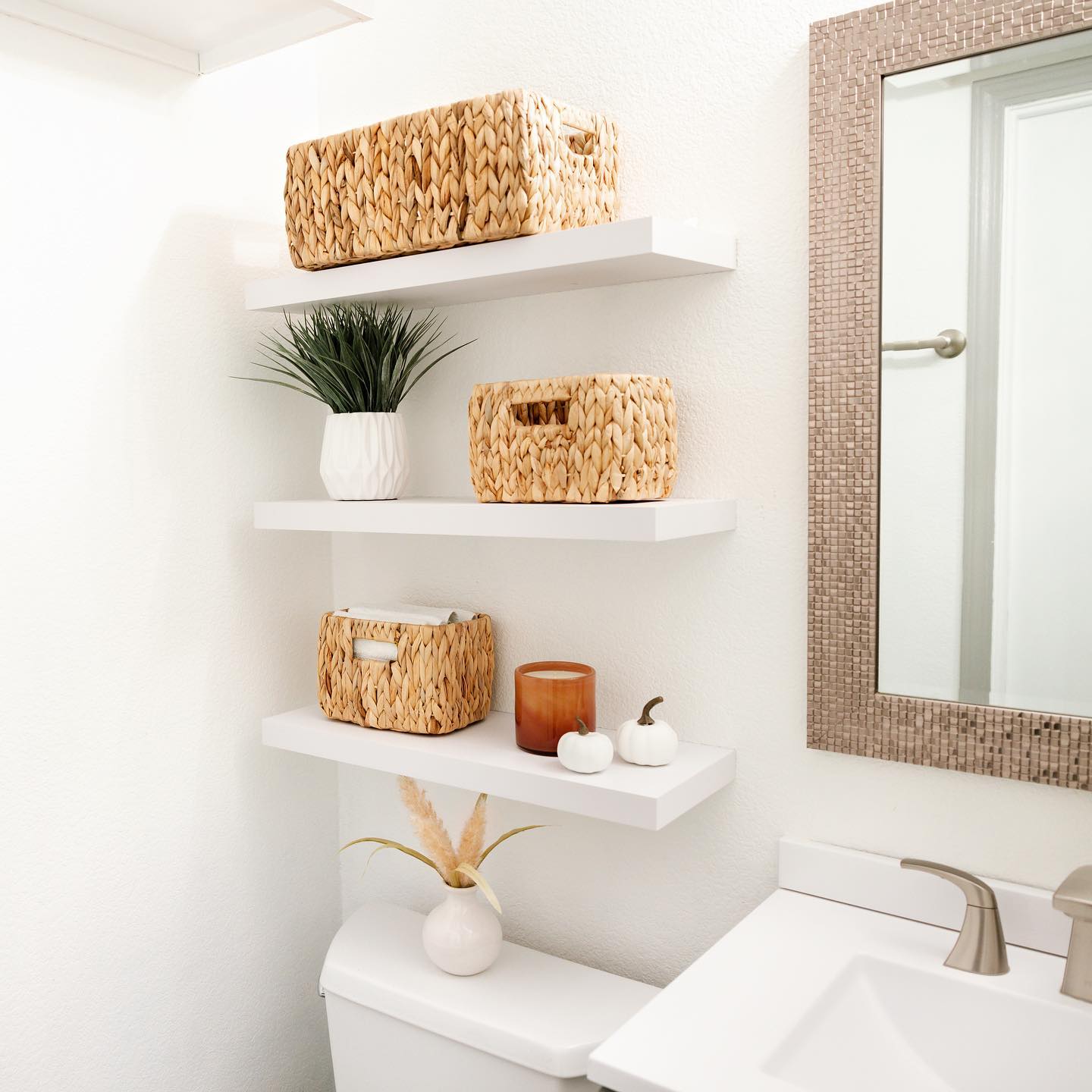 30 Outstanding Floating Shelves Bathroom Ideas