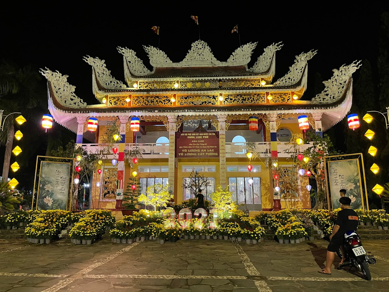 Chùa Linh Phú theo lối kiến trúc của chùa Khơ Me cổ