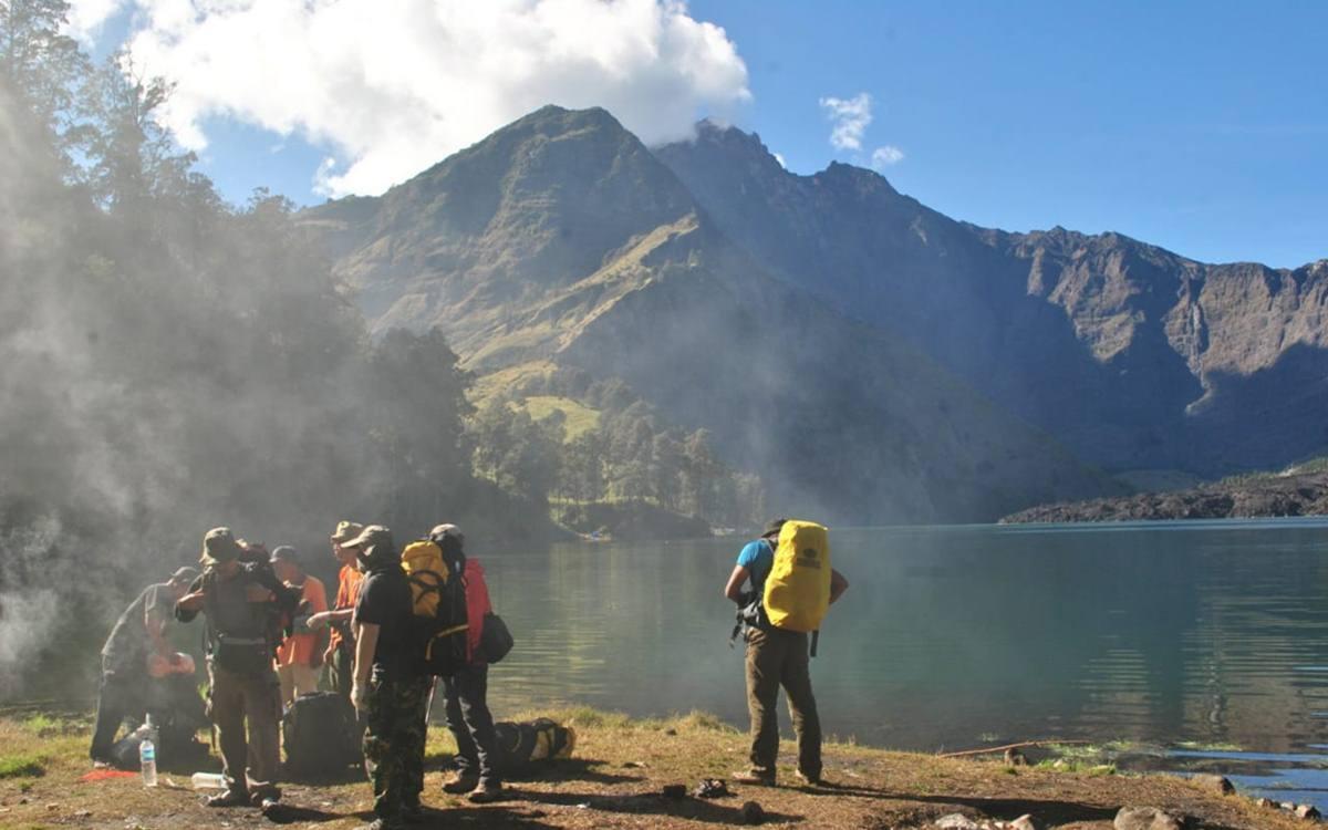 Adventurous Trekking Routes on Mount Rinjani Exploring Natures Playground