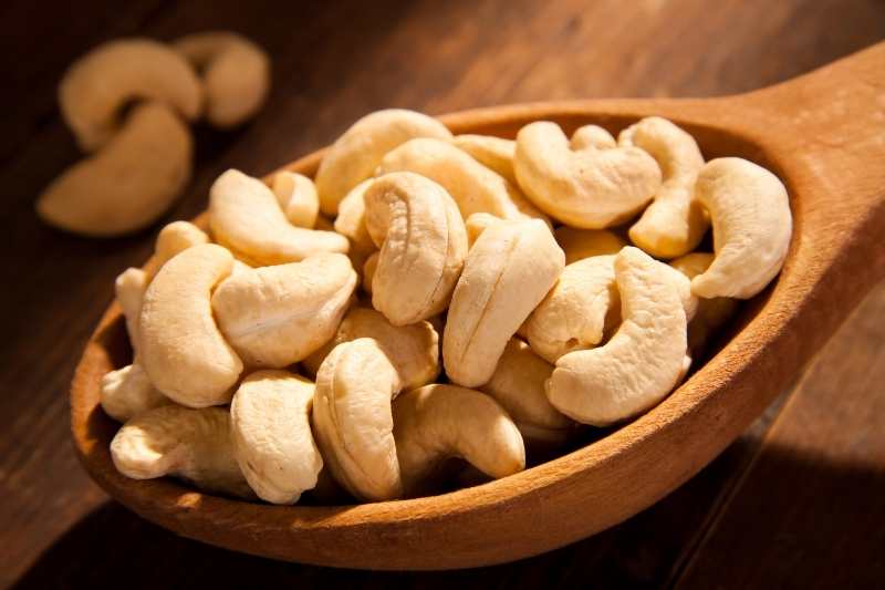 cách làm bánh tét hạt điều