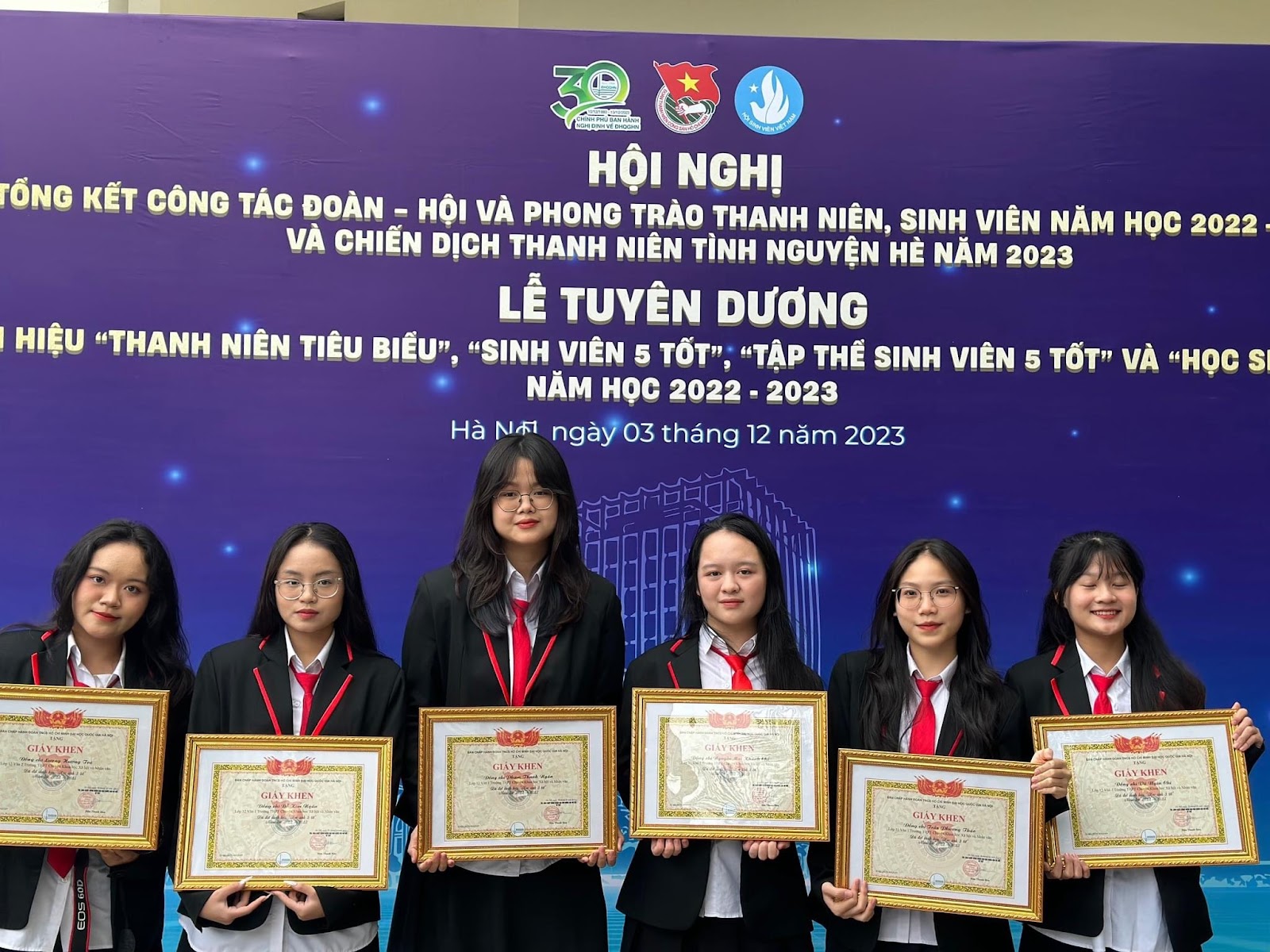 Học sinh trường THPT Chuyên KHXH&NV đạt danh hiệu “Học sinh 3 tốt” cấp ĐHQGHN năm học 2022 - 2023