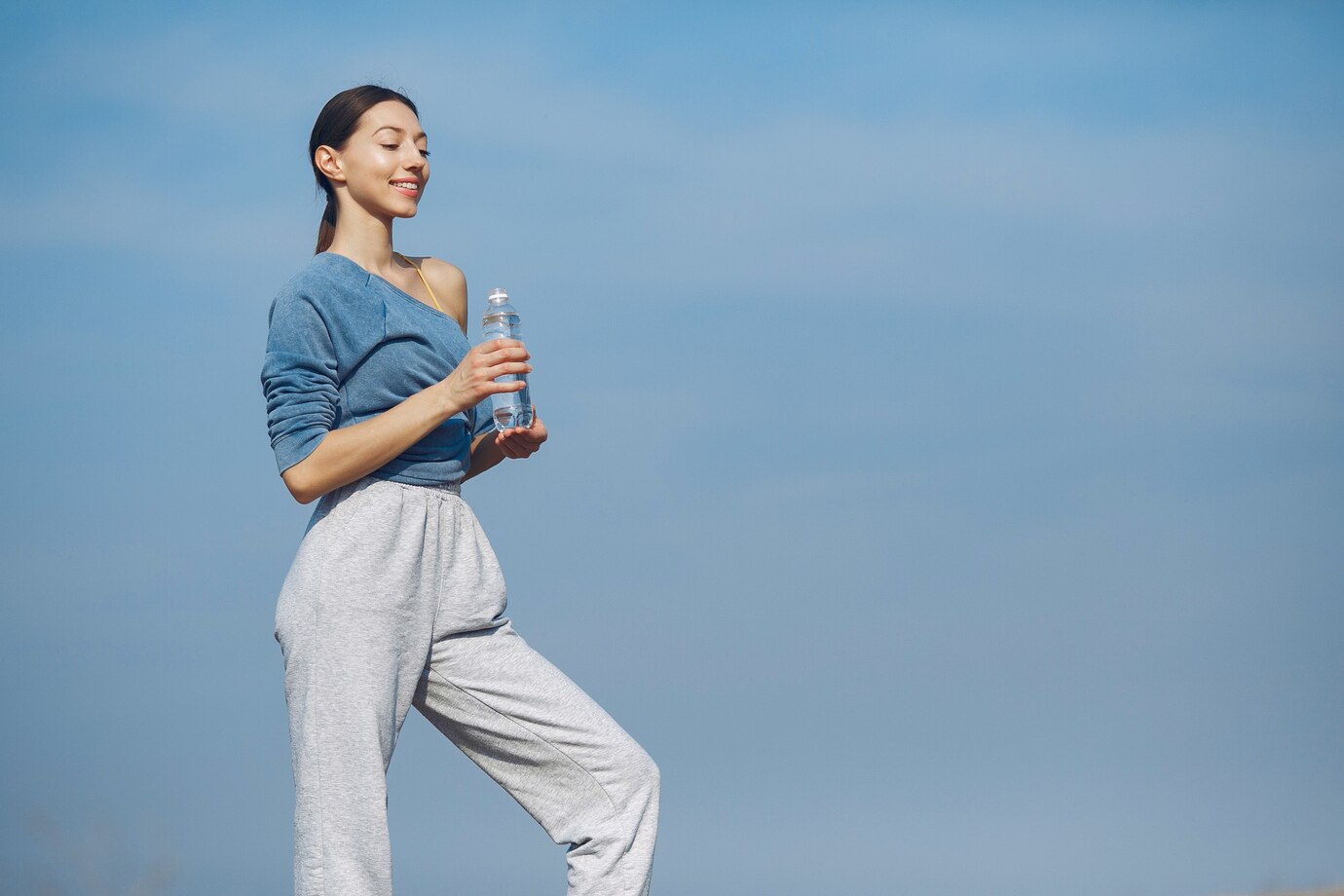 Bổ sung đầy đủ nước lọc hàng ngày là cách bảo vệ hiệu quả cho hệ cơ xương khớp của bạn