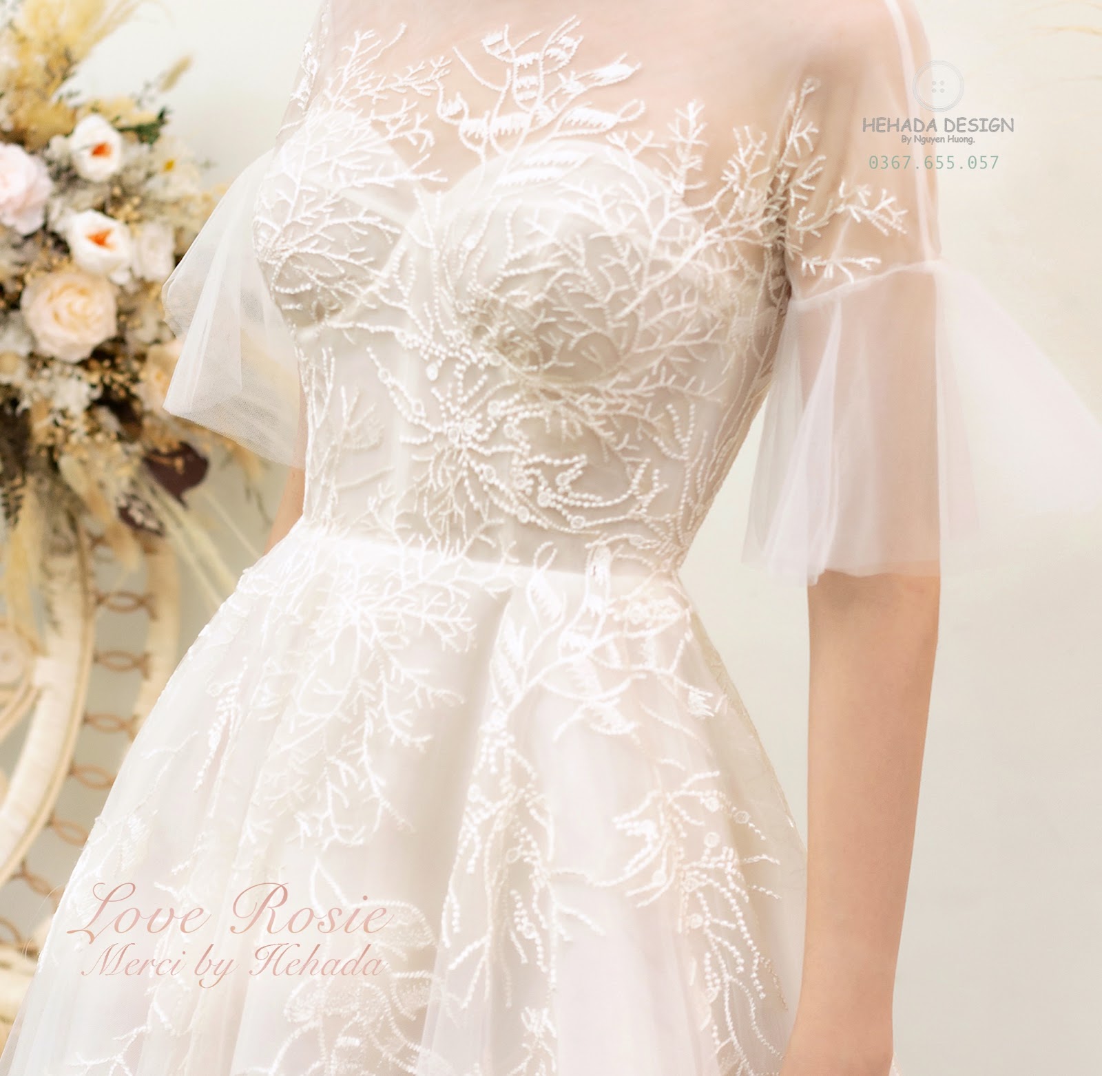 Chi tiết thiết kế váy cưới Merci Dress