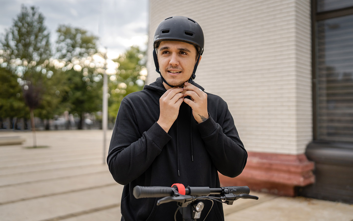 RTA E-Scooter User Obligations make wearing helmet compulsory for all riders