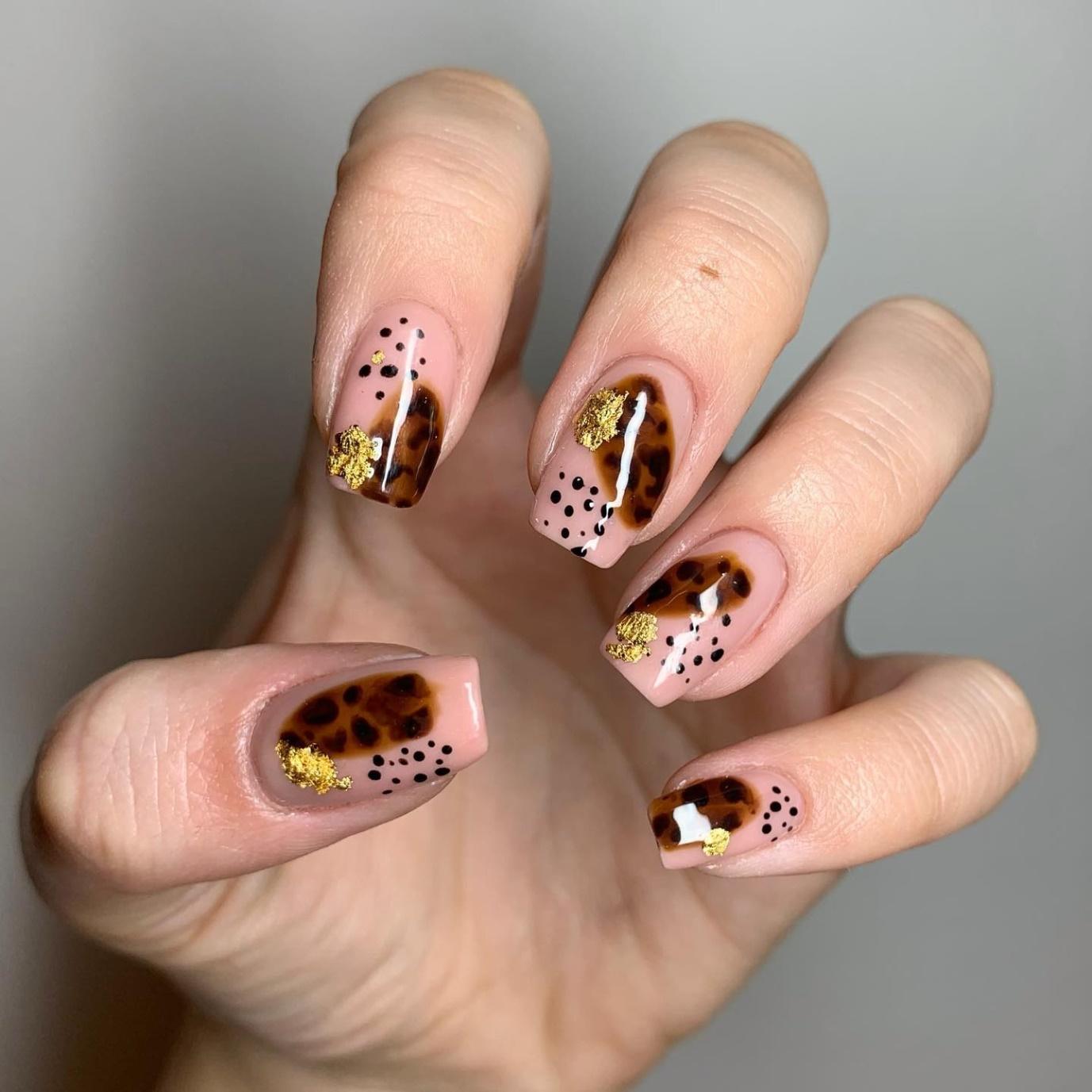 Leopard Prints & Gold Flakes Brown Nails