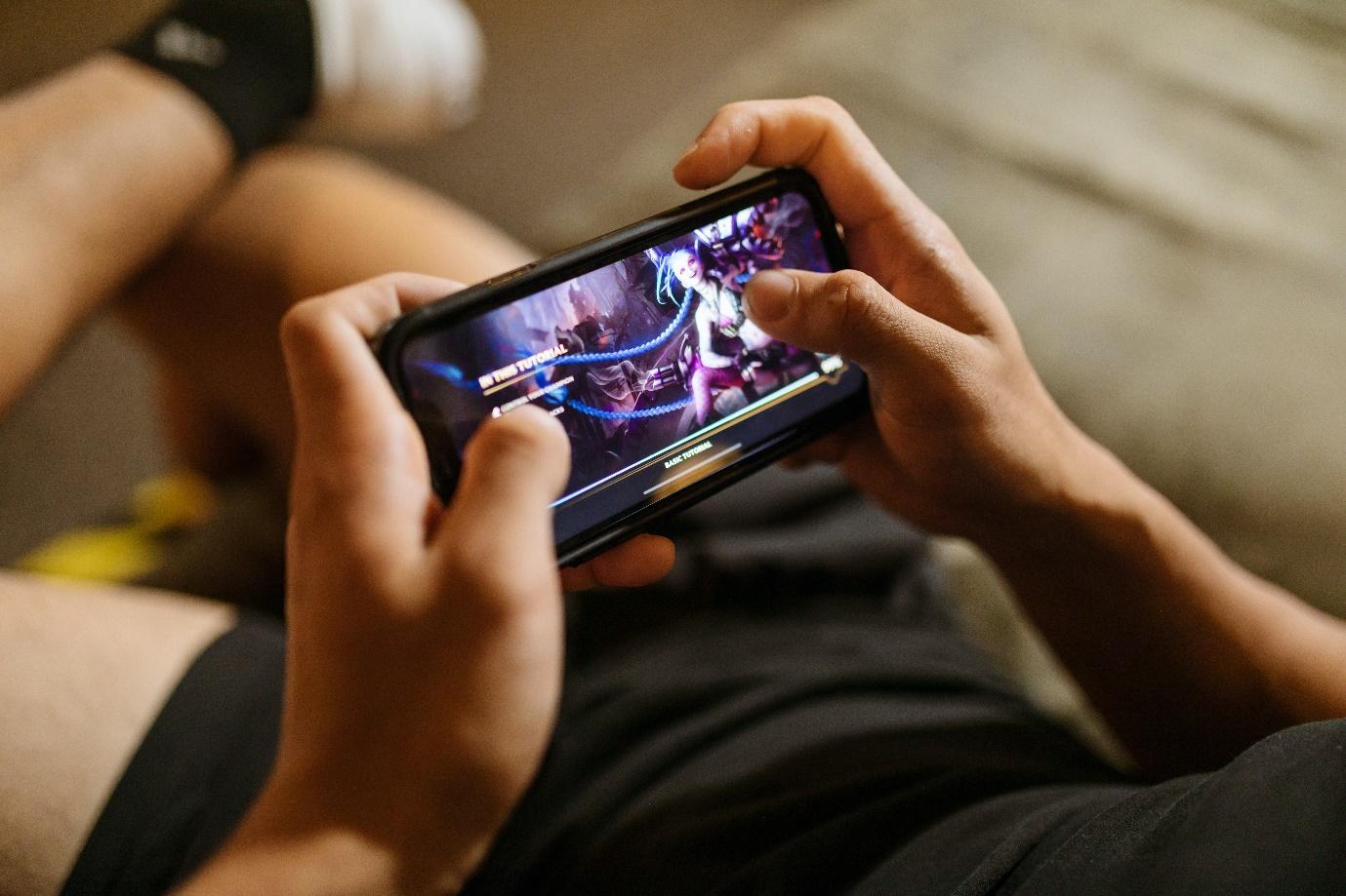 A person playing video games

Description automatically generated