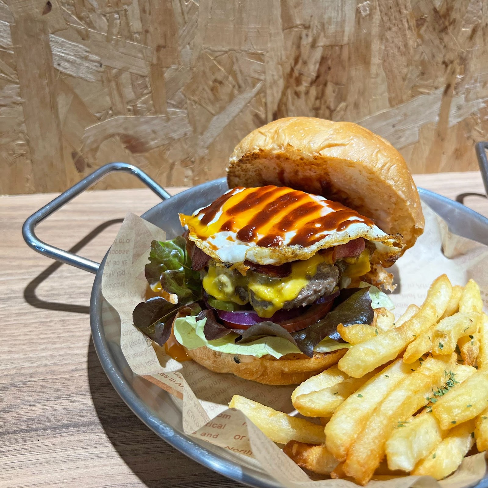 竹北美食｜隱身市場內【柴堡Shiba Burger】美式寵物