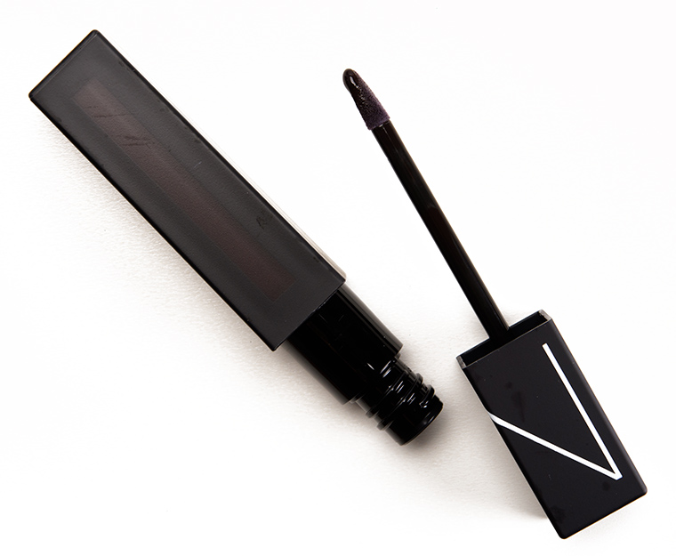 Son môi màu đen Nars Powermatte Lip Pigment in Paint it Black