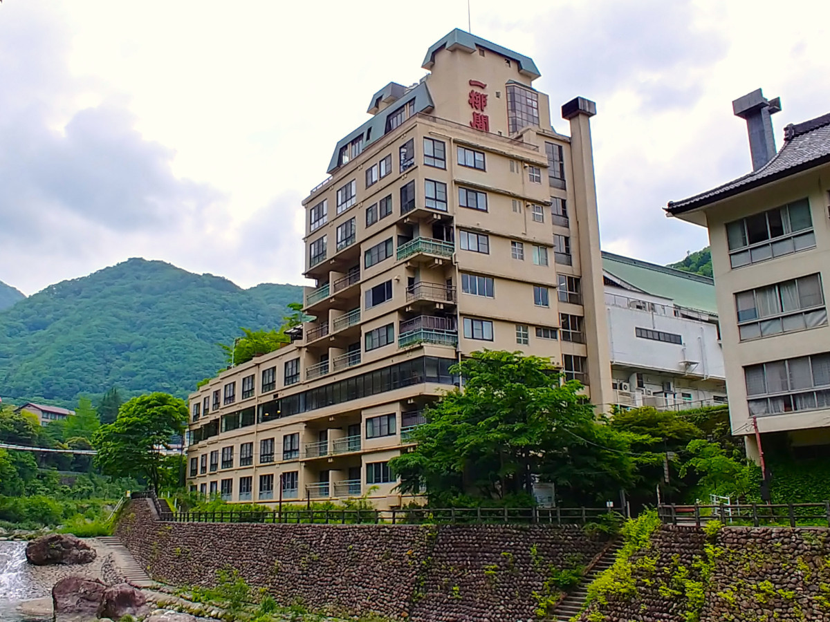 一柳閣本館のホテル外観写真