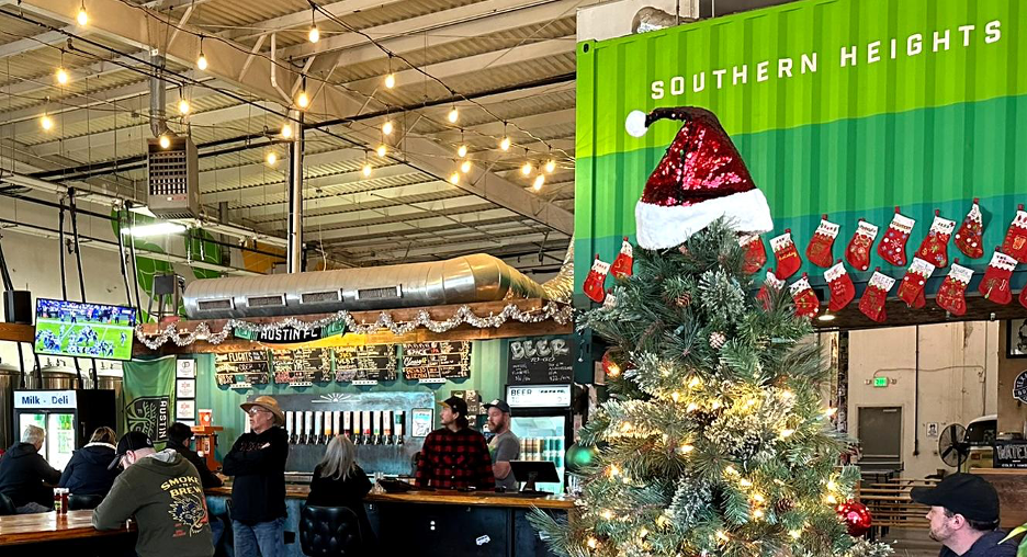 Experience the Christmas spirit! get a slice of Christmas with nice people and cinnamon spice whatever!