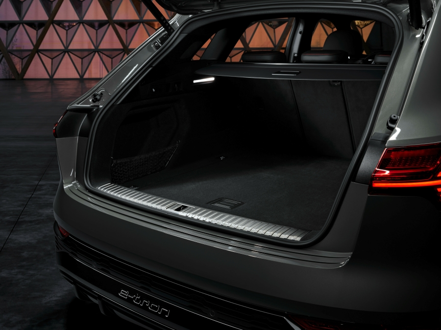 ดีไซน์ภายนอกรถยนต์ : Audi Q8 e-tron