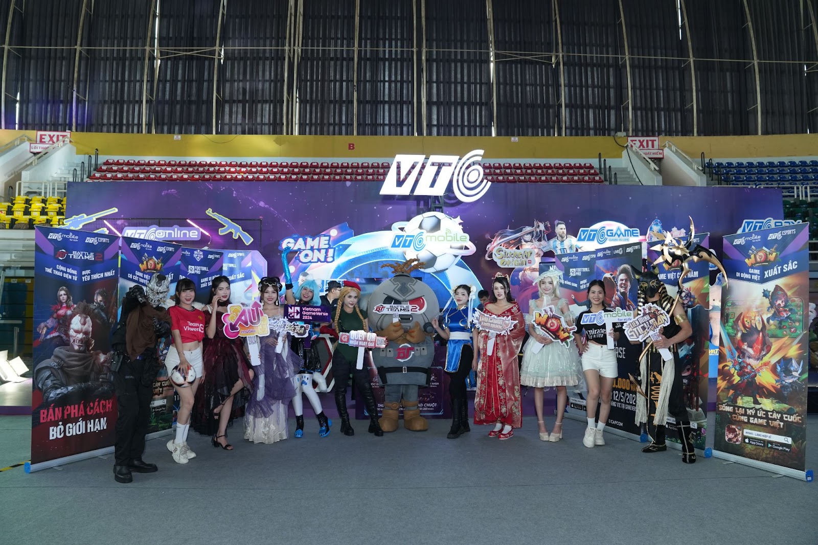 Dàn Cosplay đặc sắc của VTC Mobile 