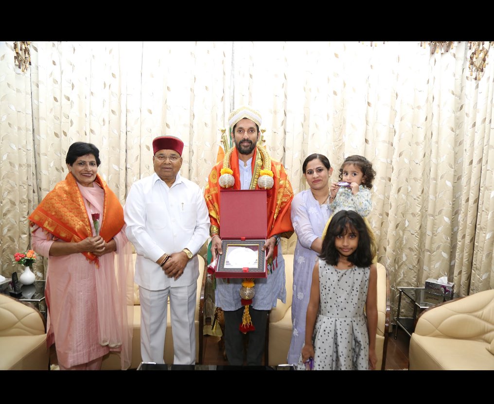 Arun Yogiraj Family with Governor 