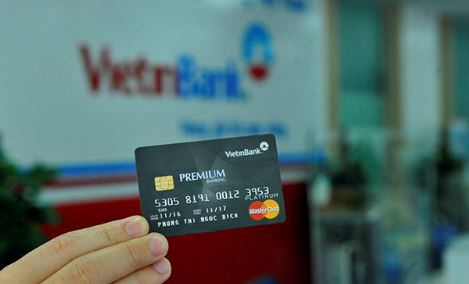 Làm thẻ Vietinbank có mất phí không?