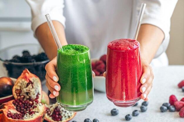 Smoothie verde cu fructe și semințe: 