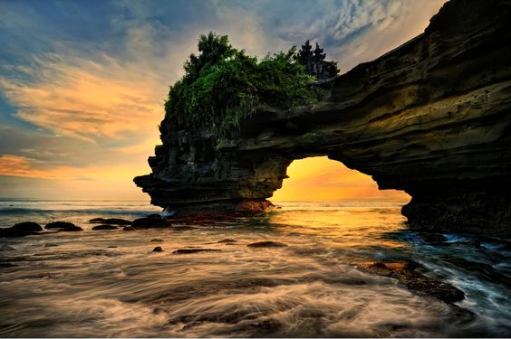 Tanah Lot - nơi ngắm hoàng hôn đẹp nhất trên thế giới