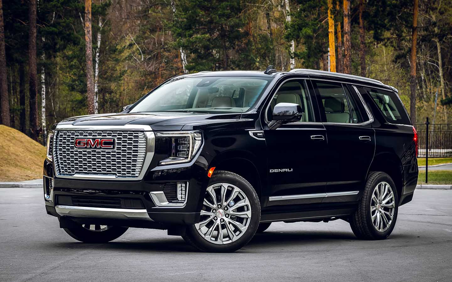 the gmc sierra has a towing capacity of 5897 kg