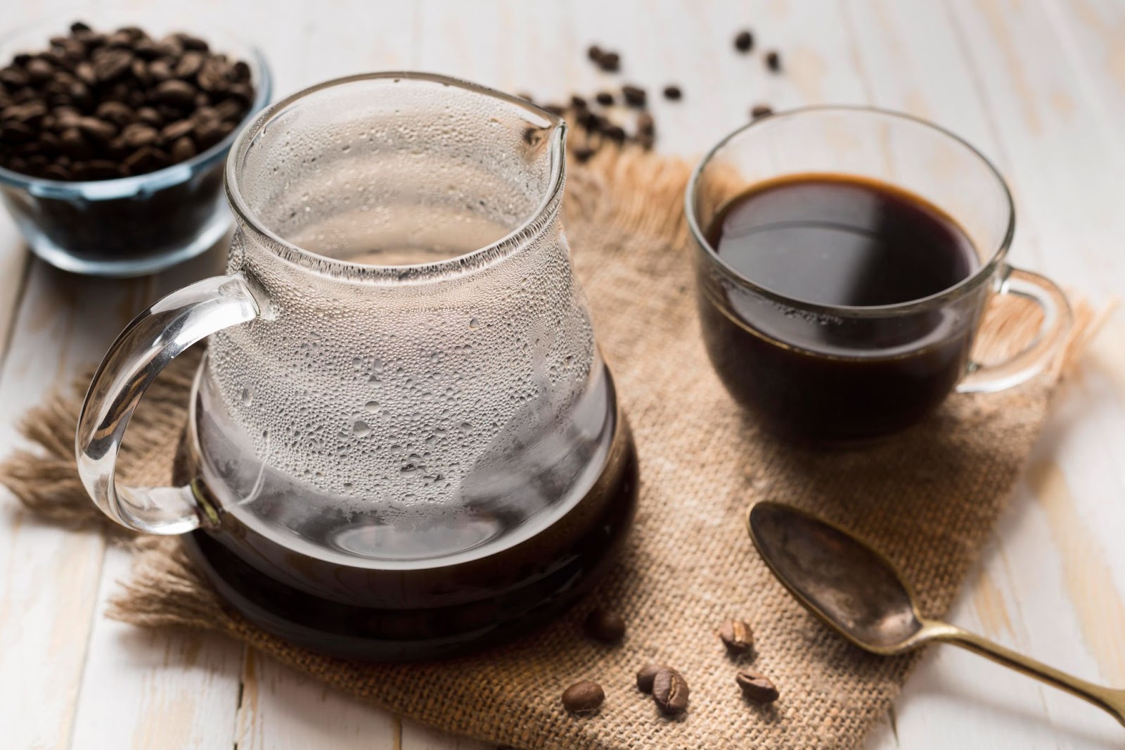 เรื่องต้องรู้ของ ‘ดีแคฟ’ กาแฟคาเฟอีนต่ำ อีกหนึ่งทางเลือกของคนรักกาแฟ