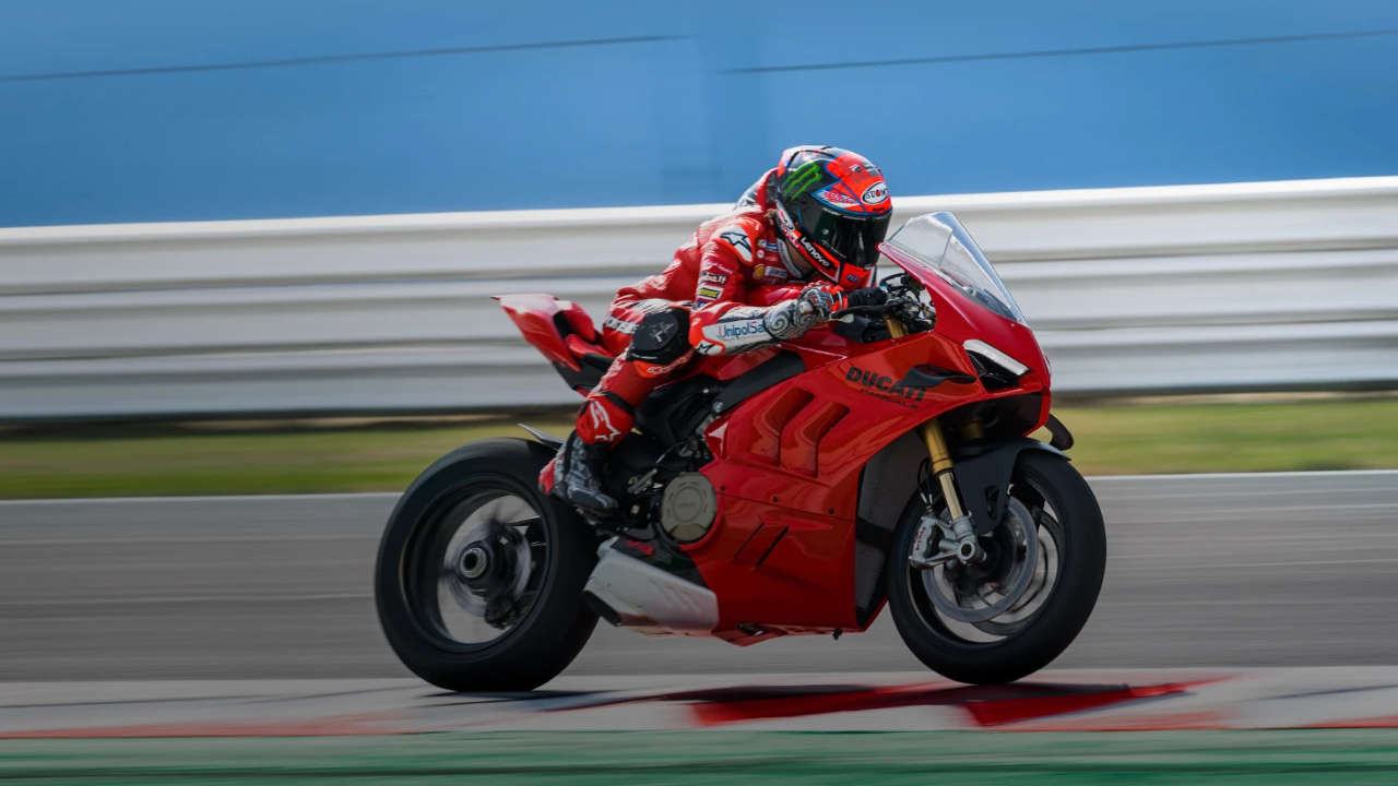 Panigale V4 S, um dos maiores lançamentos da Ducati em 2025